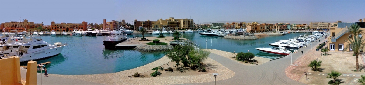 Panorama der Abu Tig Marina in El Gouna (Oceco (Wikimedia))  CC BY-SA 
Información sobre la licencia en 'Verificación de las fuentes de la imagen'